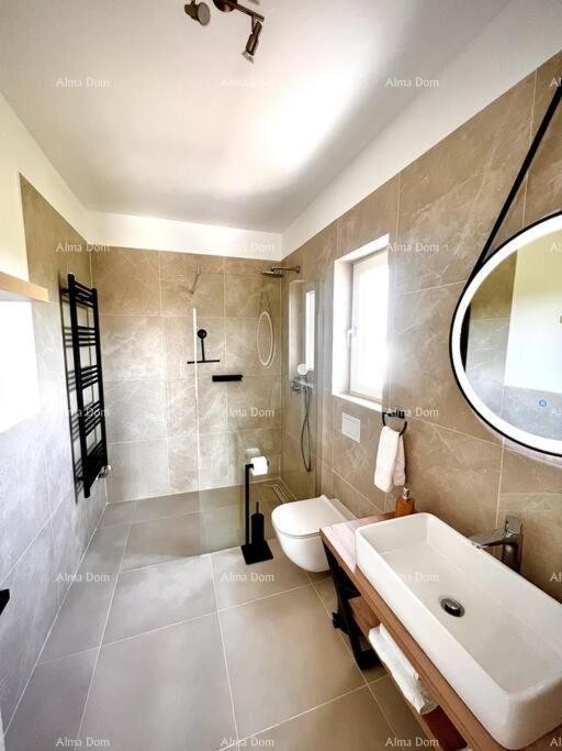 Prodamo lepo in moderno hišo, Poreč 32