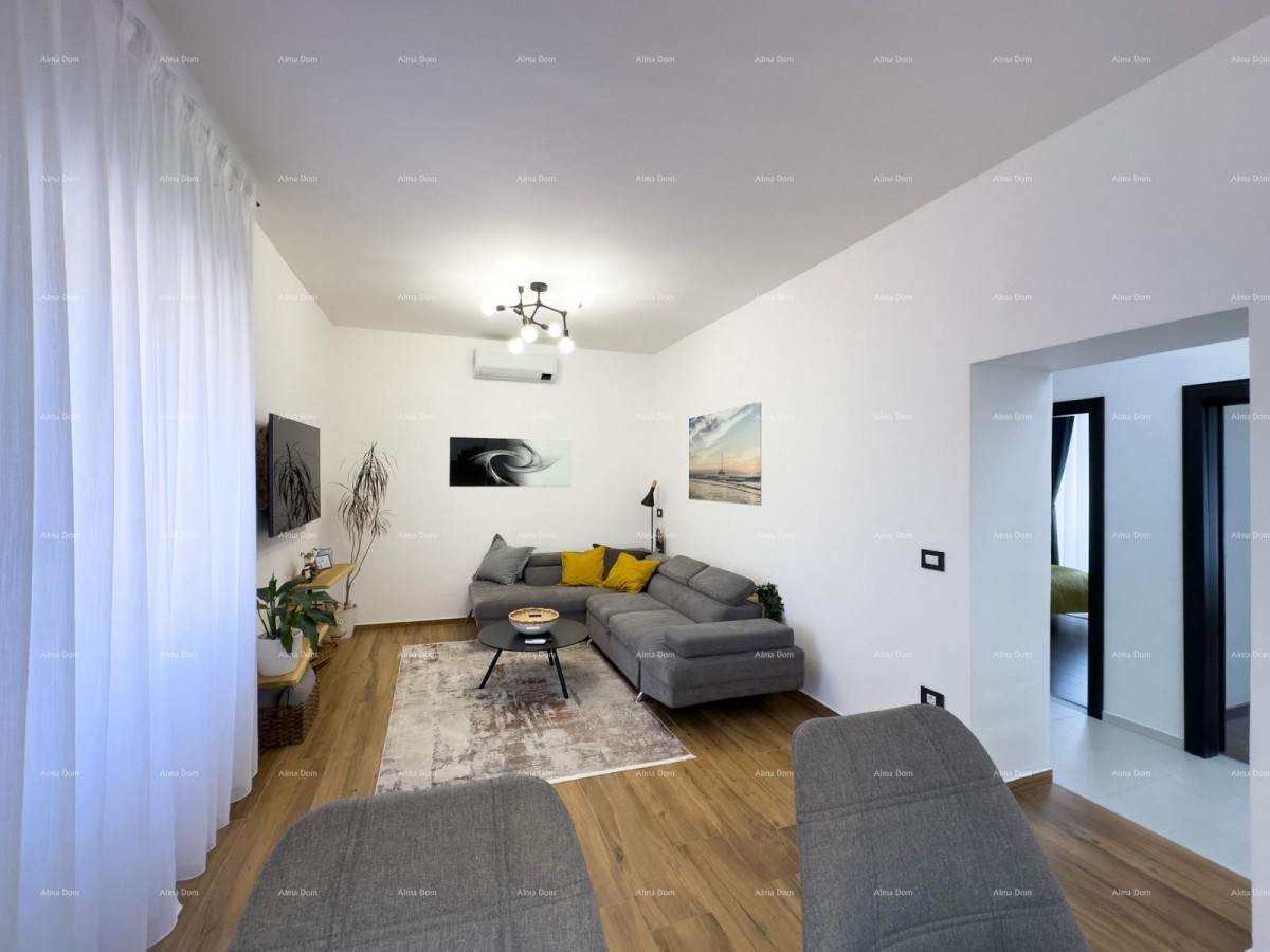 Pulj strogo središče Istarska ulica 500 metrov od Arene Sodobno popolnoma prenovljeno in opremljeno mestno stanovanje 28