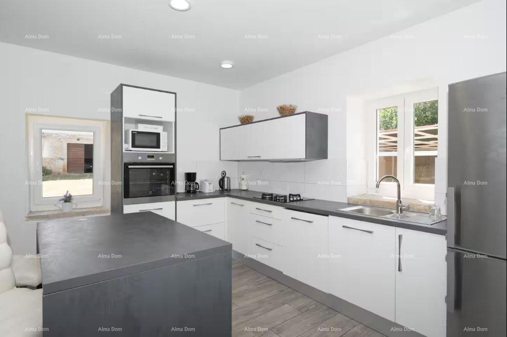 Отреставрированный истрийский каменный дом с бассейном 16