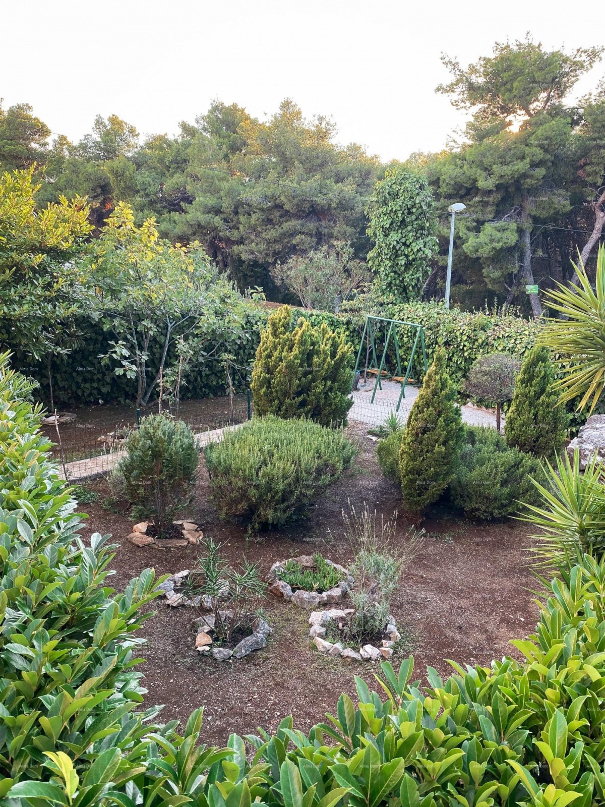 Beautiful villa with 6 apartments for sale in one of the best locations in Supetar, island of Brač! 11