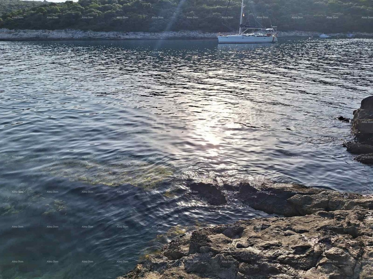 Prodaje se samostojeća kuća, 175 m2, Marčana 9