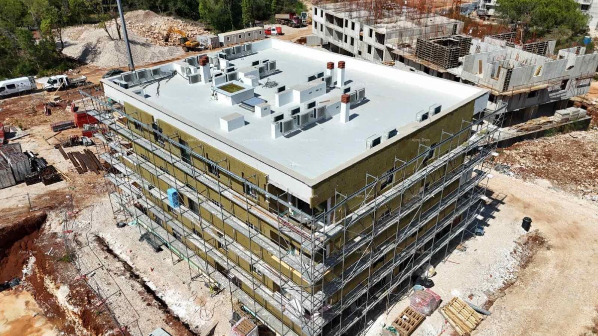Sale of apartments in modern new construction, in the center, Poreč! 9