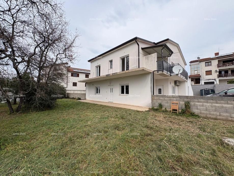 UMAG, apartment, two-story with a large yard of 1300 m2. The property has a usage permit. 1