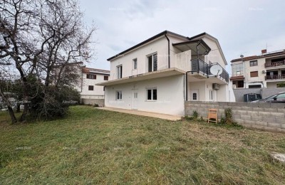 UMAG, apartment, two-story with a large yard of 1300 m2. The property has a usage permit.