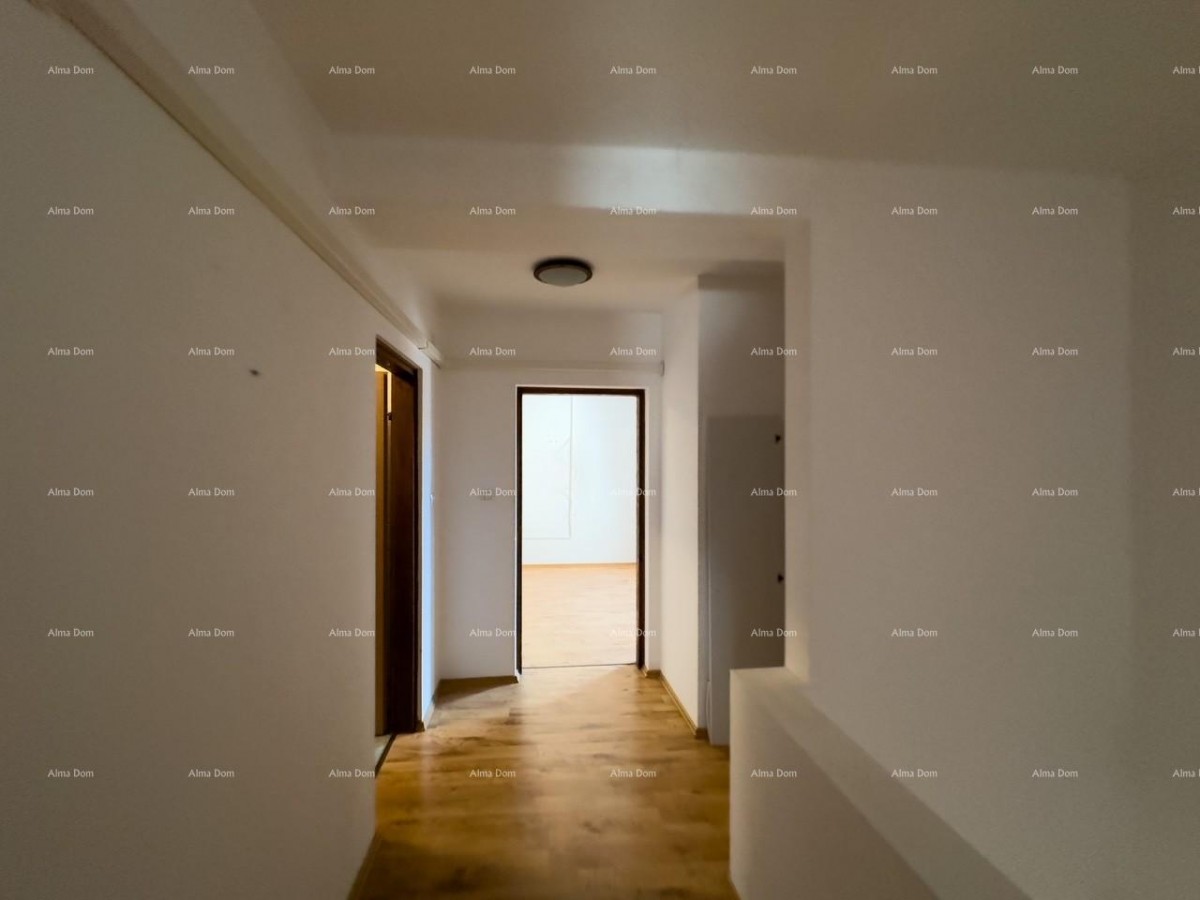 Renovated and fully furnished house with a sea view, Medulin! 17