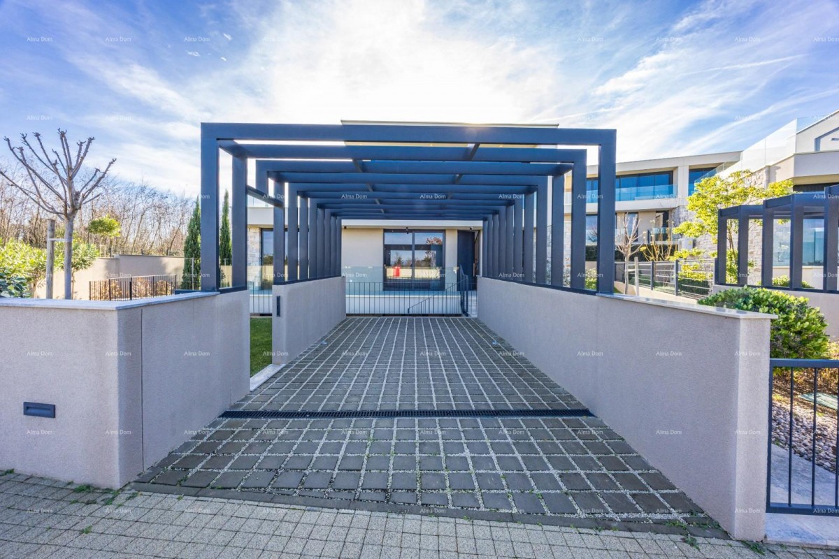 Первый ряд к морю! Роскошный дом в Умаге, 300 м от моря - идеален для семьи с современными удобствами. 1