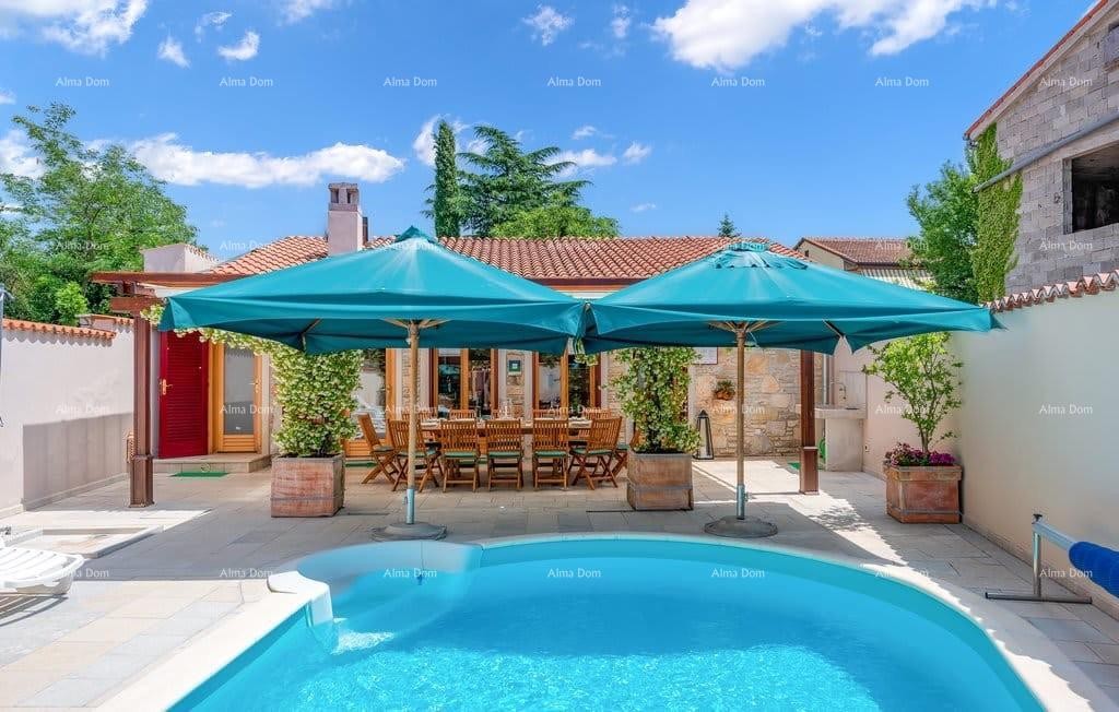 For sale: Renovated Istrian house with a pool – Kanfanar, 208 m², two buildings. 4