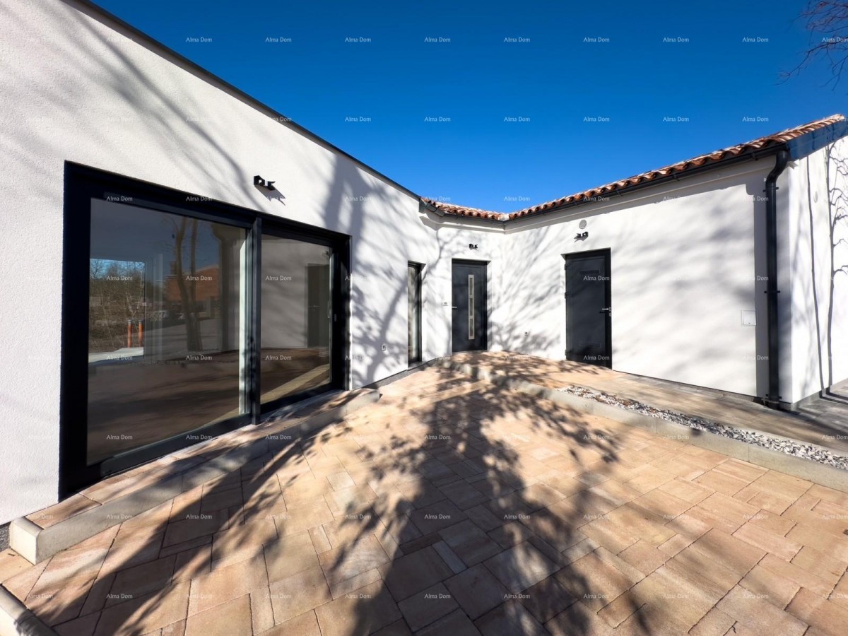 KOŽLJANI - Moderní dům s bazénem. Blízko lesa, 15 minut k moři 2