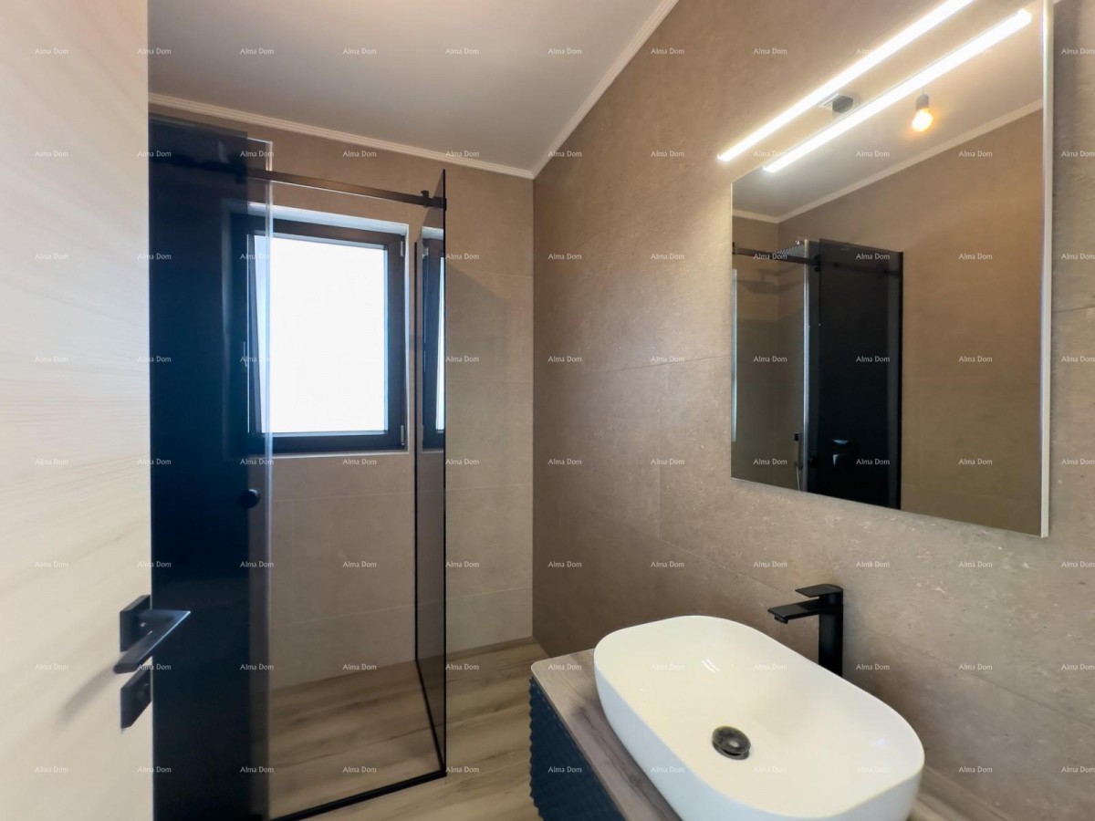 Vendiamo villa bifamiliare con piscina e garage 28