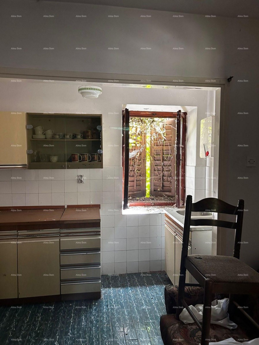 Prodaja kuće sa  stajom i zemljištem u blizini Barbana! 11