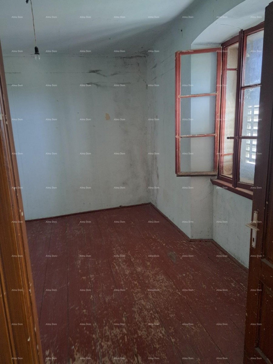 Продается дом с погребом, большой террасой, двумя трехкомнатными квартирами, двором. Отличная возможность для инвестирования! 11