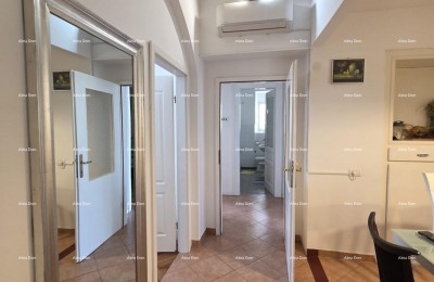 PULA!  Prodaja stana – 80 m², odlična lokacija. Preradovićeva ulica , neposredna blizina  fakulteta.