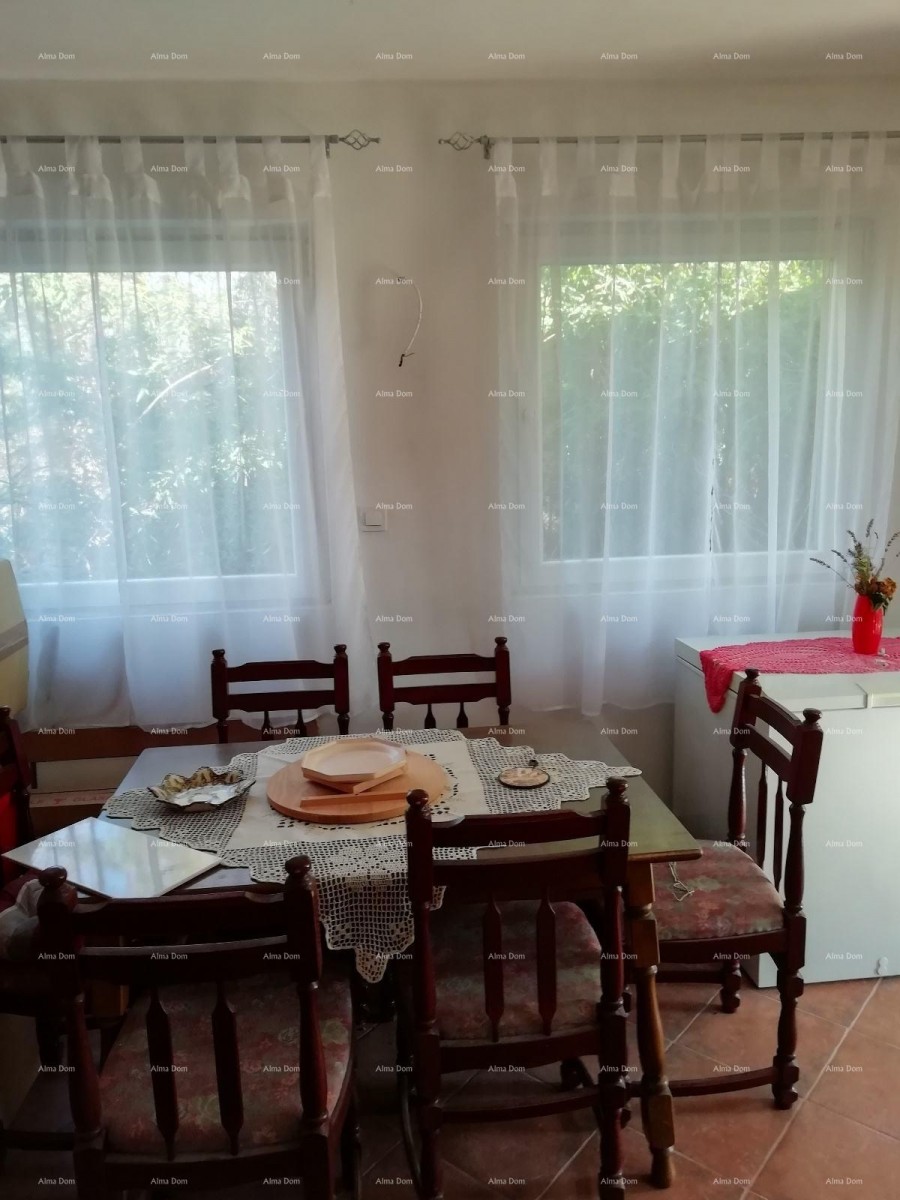 Prodaje se  kuća 95m2 na velikoj parceli od 2119 m2,  udaljena od mora 1800m, Umag 6