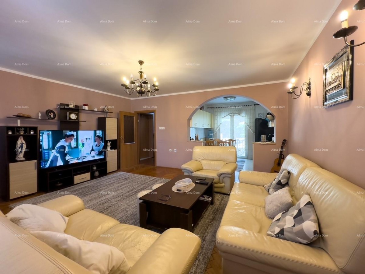 Vendiamo una casa con uffici nel centro di Medolino! 4