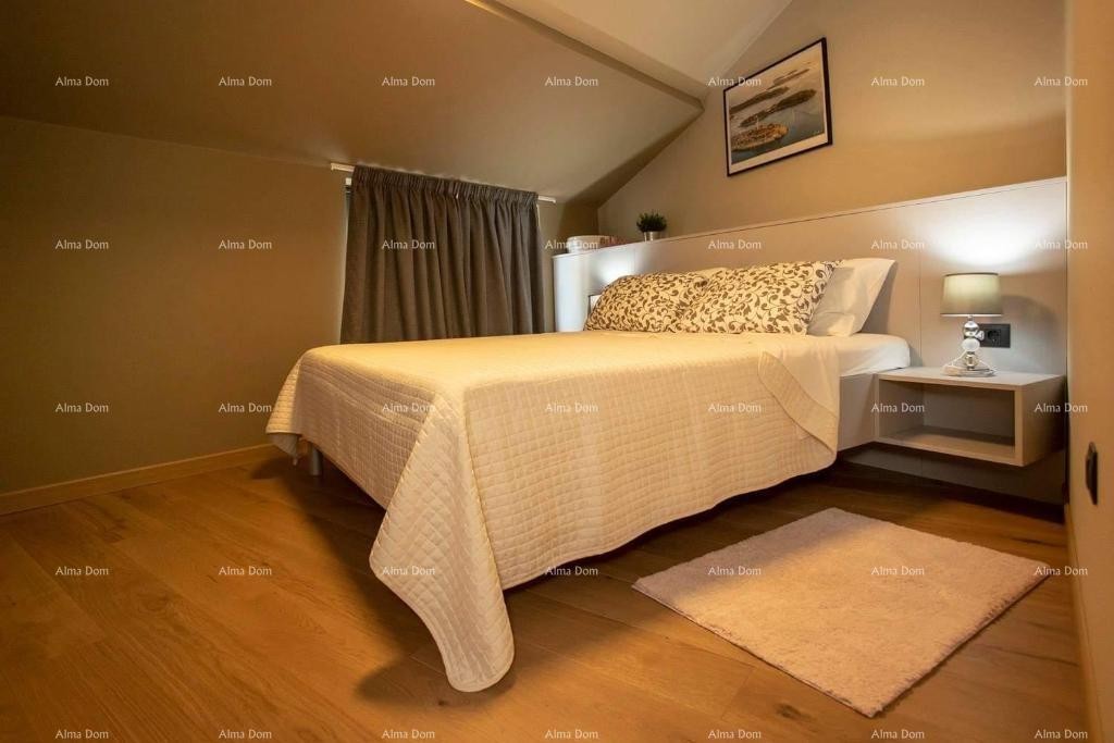 Vendita - Elegante appartamento su due piani nel centro storico della città, Rovigno! 14