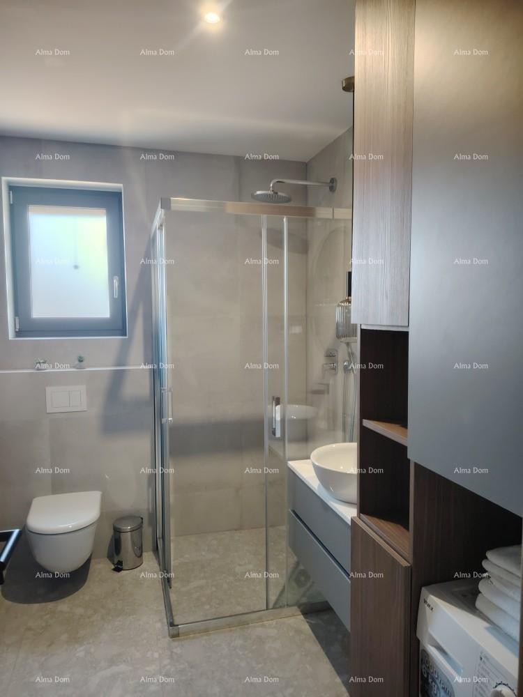 Top-notch three-bedroom apartment with a sea view, furnished 18