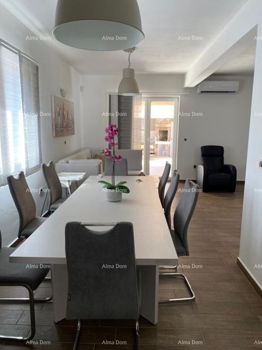 For sale: House, 200 m²,  Raša 3