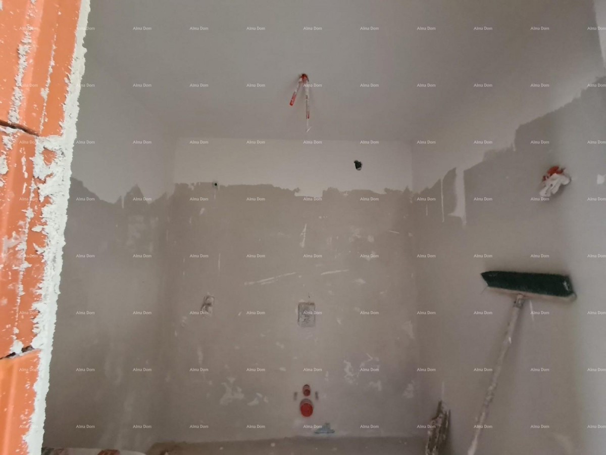 In italiano, il titolo si traduce in: 12