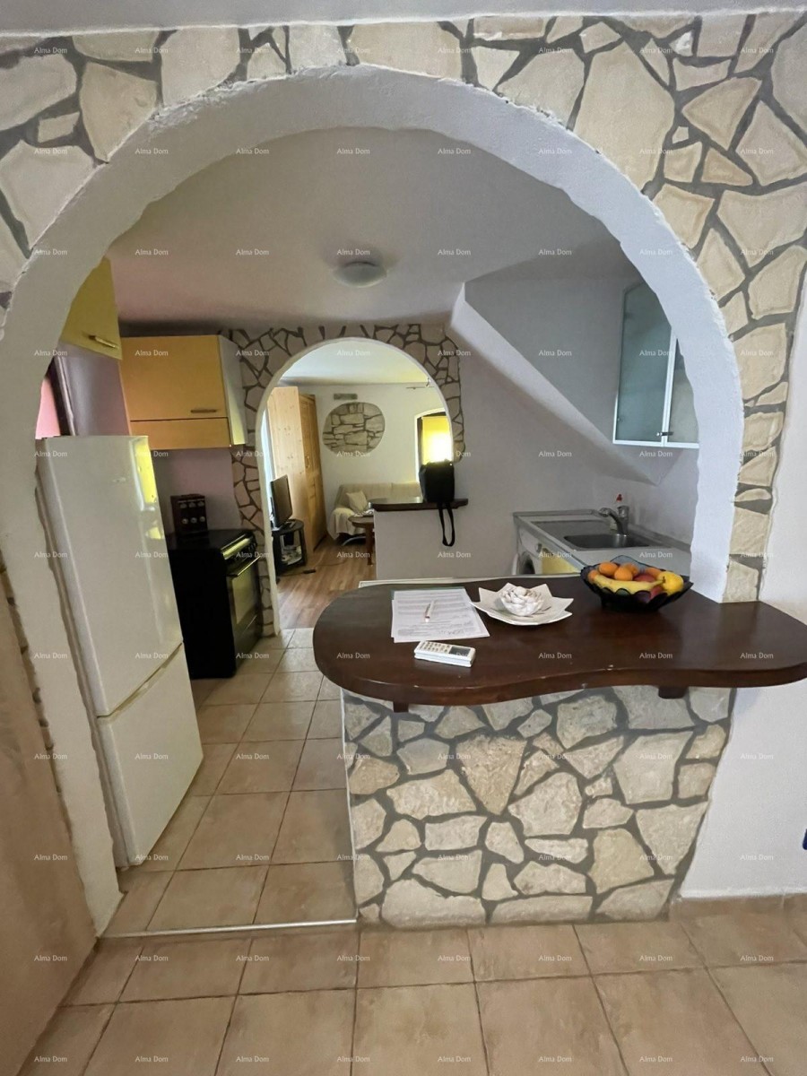 For sale: 44 m² apartment in Pula, near the center and the Arena. 7