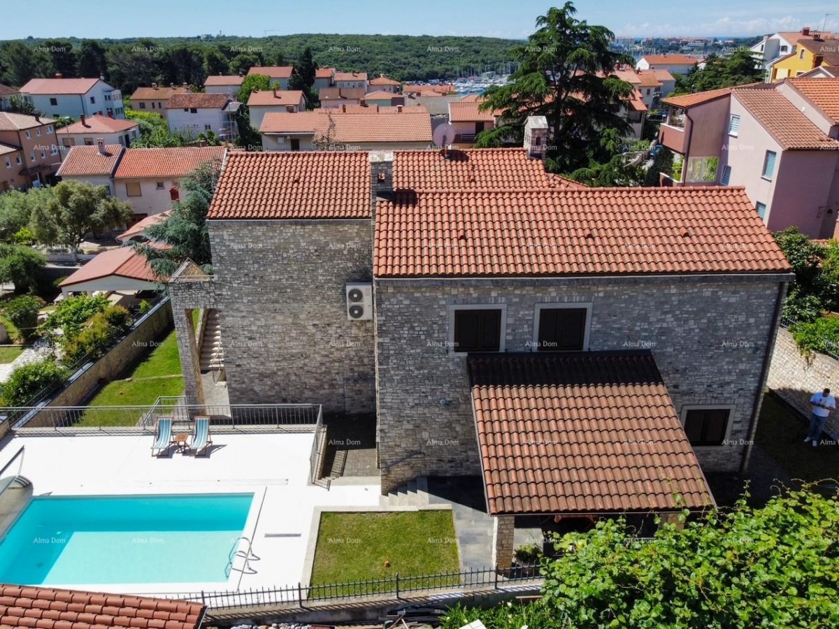 Bellissima casa con piscina a Pola, ideale per famiglie o investimento. 6