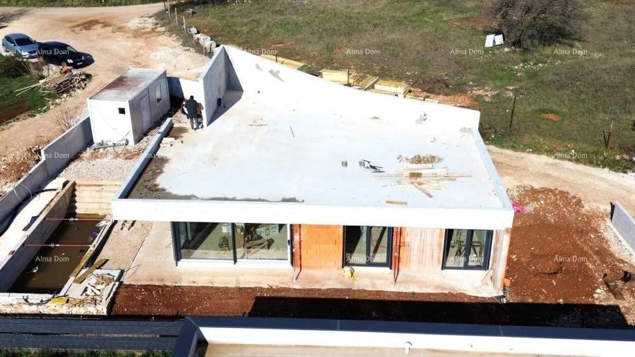 VODNJAN, Moderna prizemnica s bazenom i krovnom terasom s pogledom na more 16