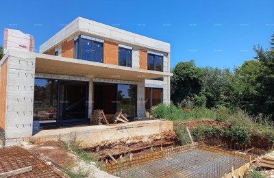 Ližnjan, Vendiamo una casa in posizione atrattiva!