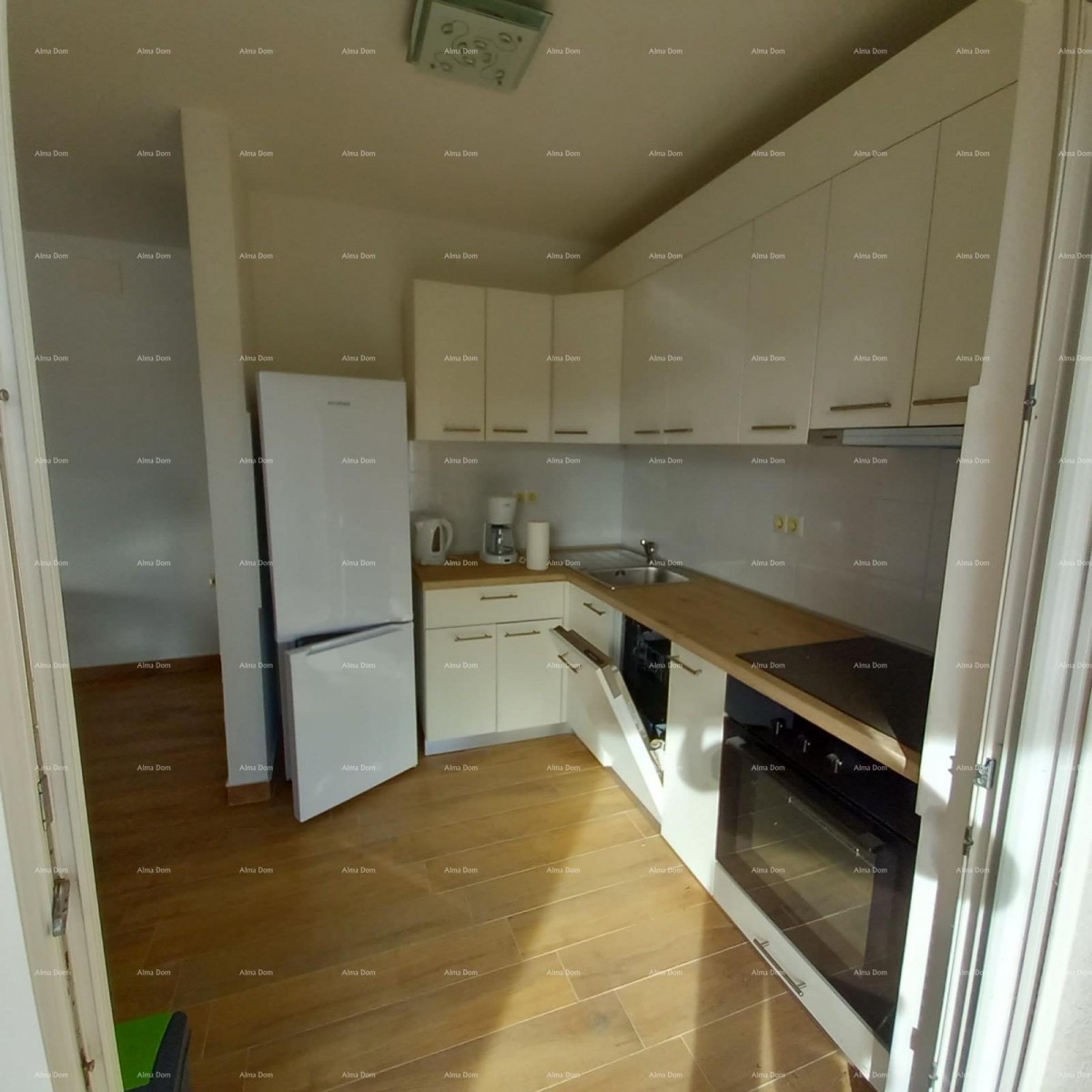 Продажа меблированной квартиры с парковочным местом в отличном месте, Фажана! 6