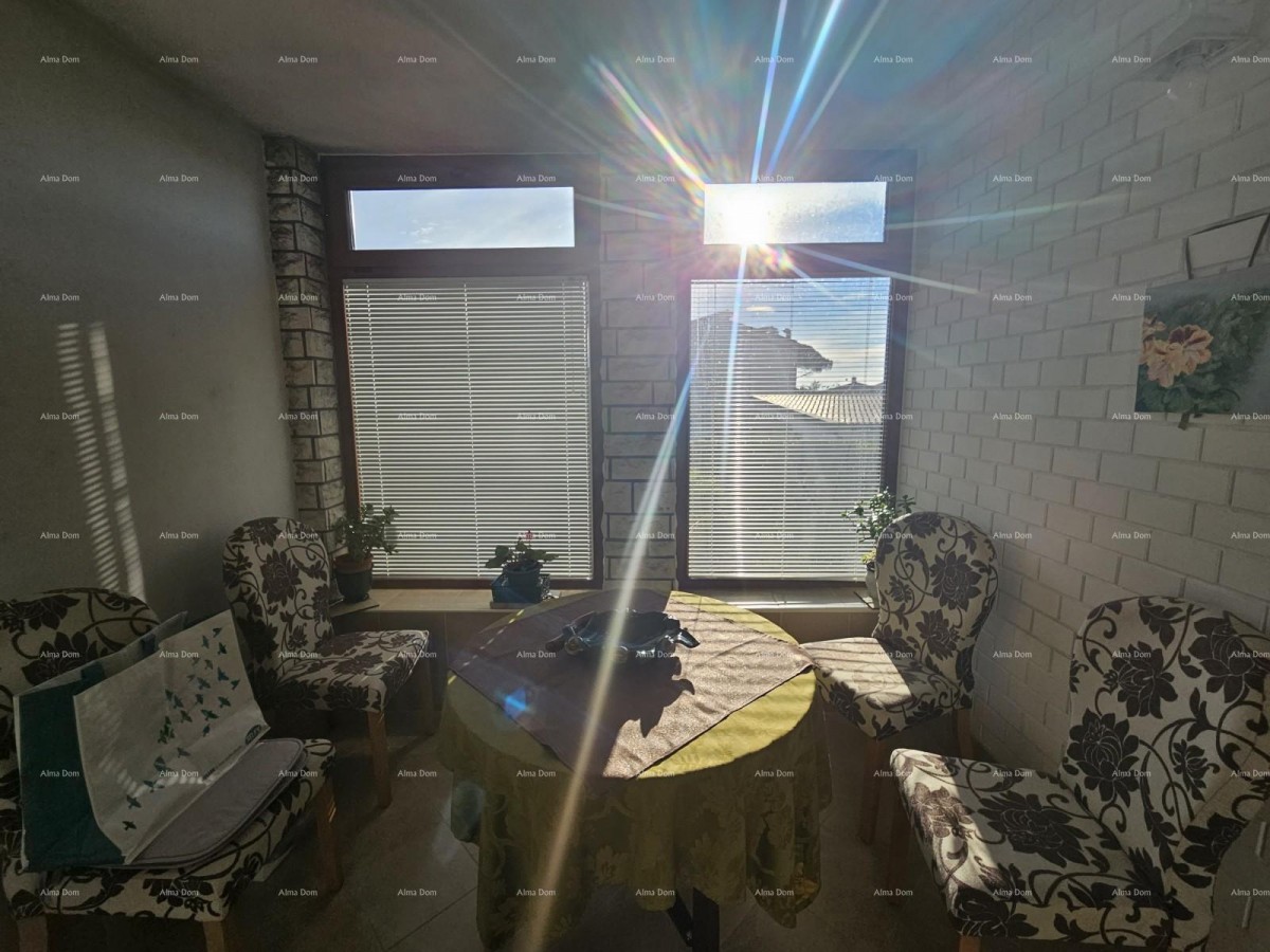 House with two residential units and great development potential – first row to the sea, Umag 4