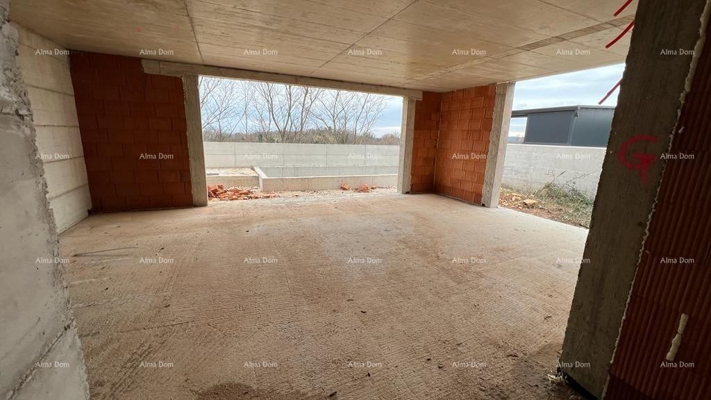 Sa bazenom! Novogradnja!  Ližnjan. 14