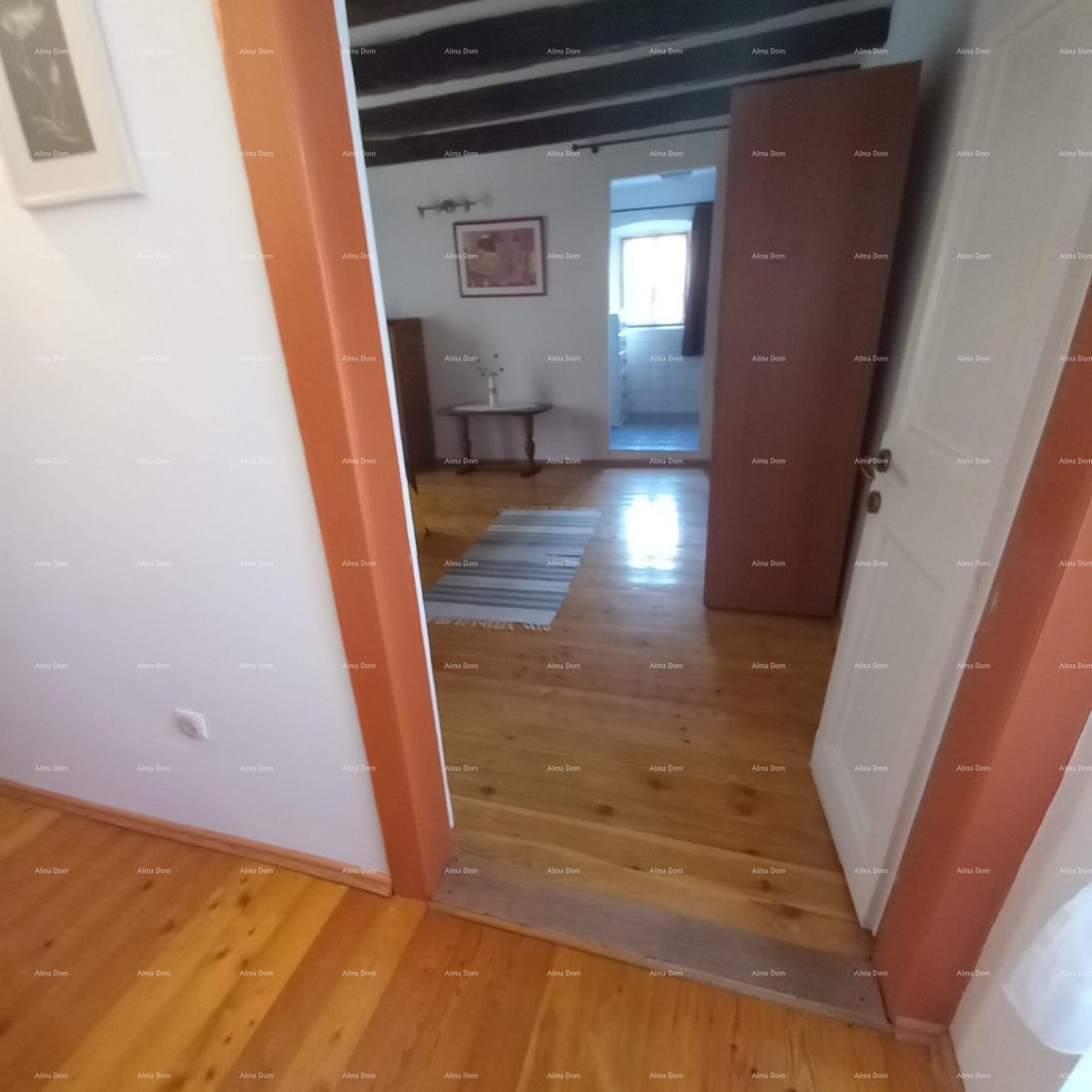 Prostrana hiša v Marčani s tremi nadstropji in vrtom - prodaja. 28