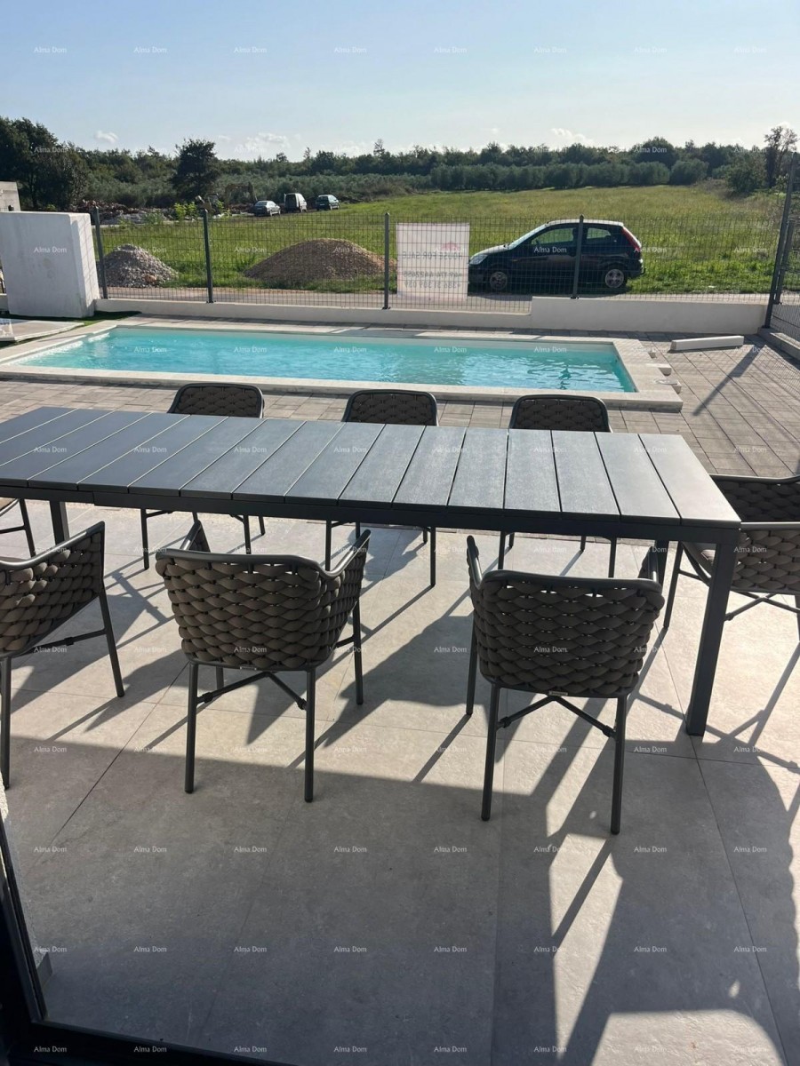 Sale - Double Bungalow with Heated Pool, Poreč! 3