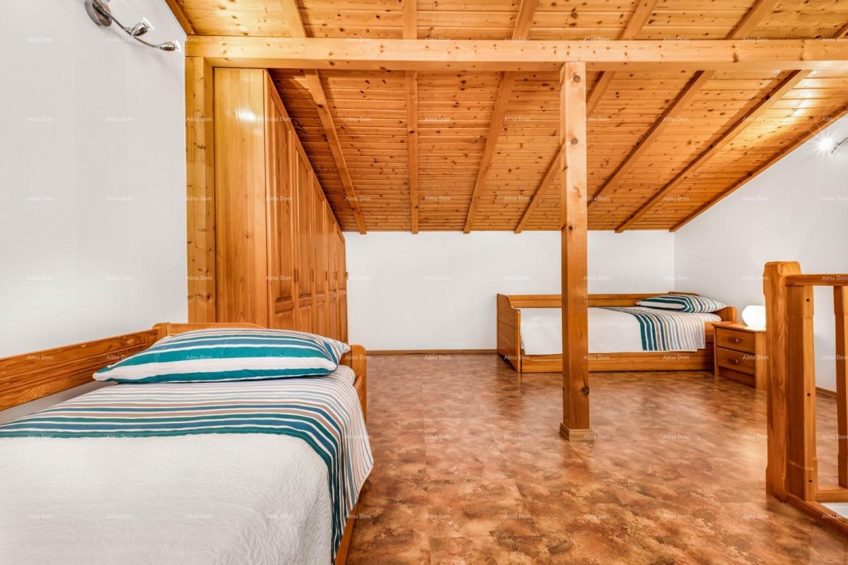 Vendita di due case collegate a Pomer 33