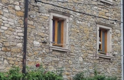 Продается каменный дом, Буе