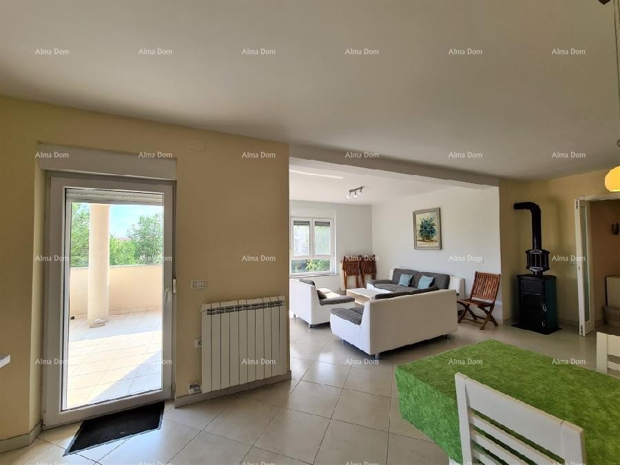 Лижнян продается один большой и один маленький дом. 20