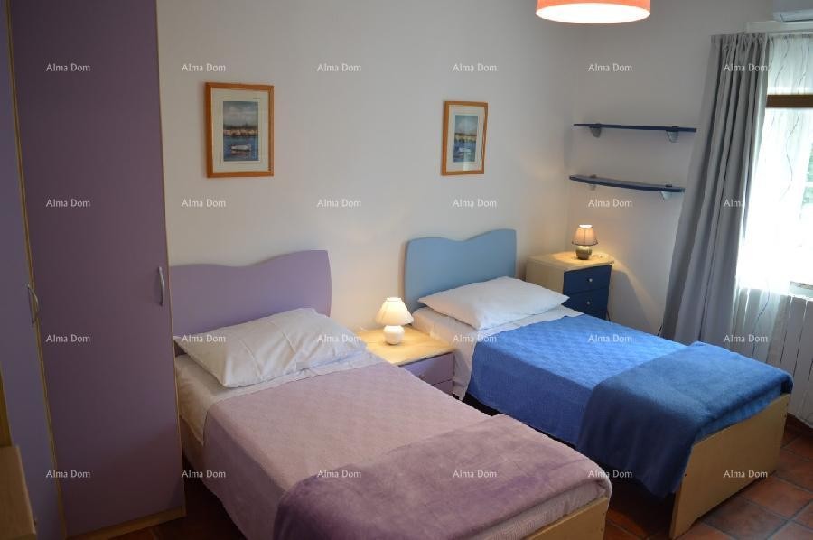 Prekrasna kuća sa bazenom! POREČ 17