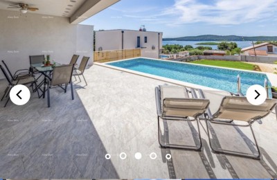 Predivna vila sa pogledom na more. Pomer.