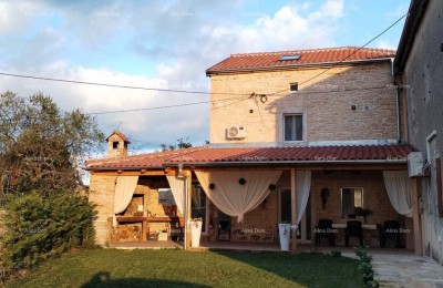 Дом с бассейном и спортивными удобствами