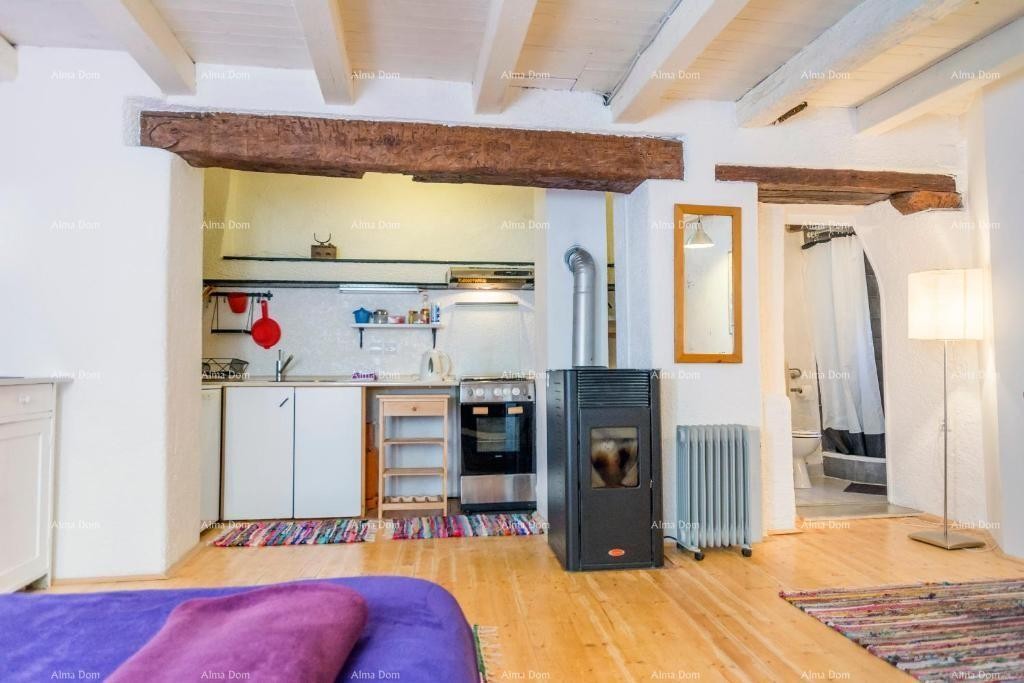 Prodaje se kuća, u centru Motovun 2