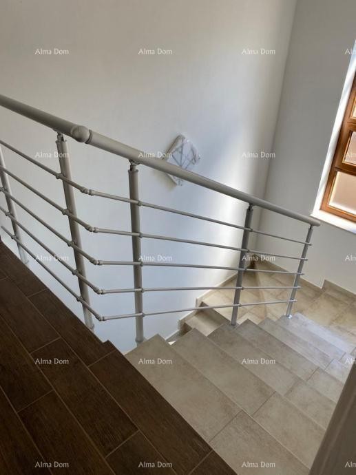 For sale: House, 200 m²,  Raša 10