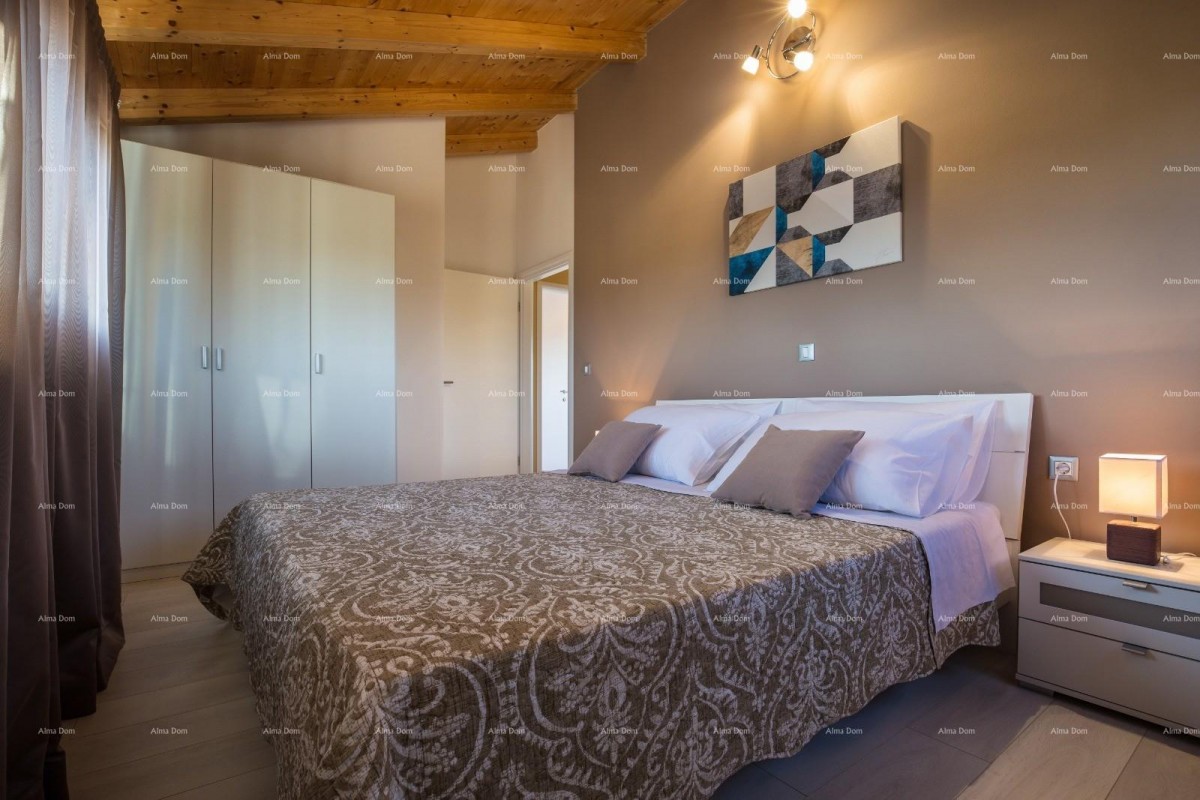 Fažana, detached house on a large plot of 1844 m2. View of the entire Fažana. 23