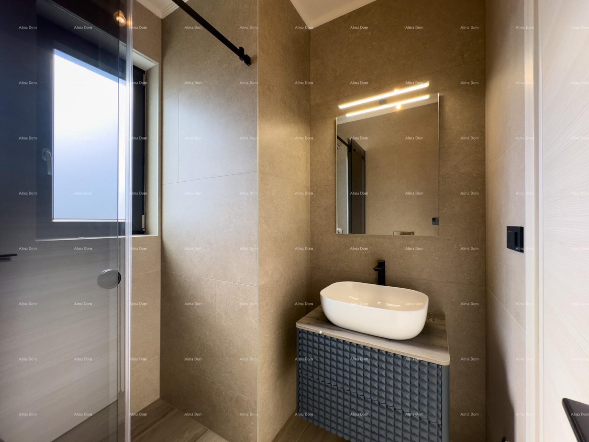 Vendiamo villa bifamiliare con piscina e garage 23