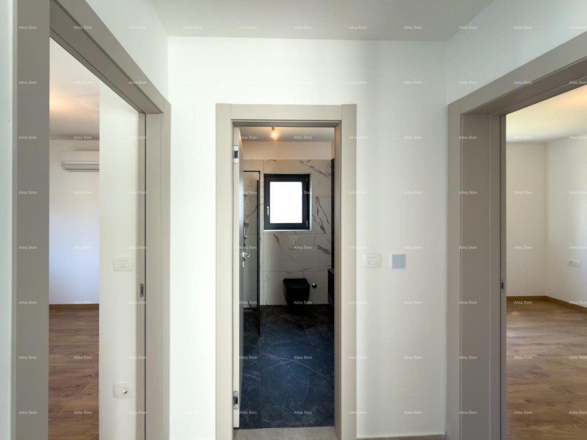 Prizemlje sa velikim vrtom! 10