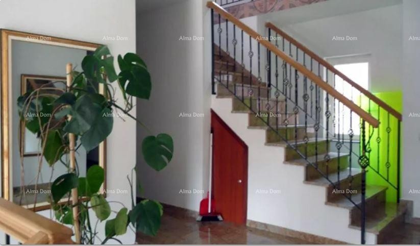 Hiša s 14 apartmaji v bližini starega centra Rovinja 5