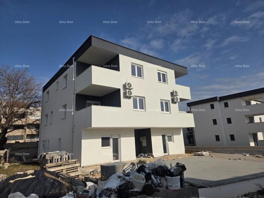 Продается дом с тремя квартирами в Медулине 28