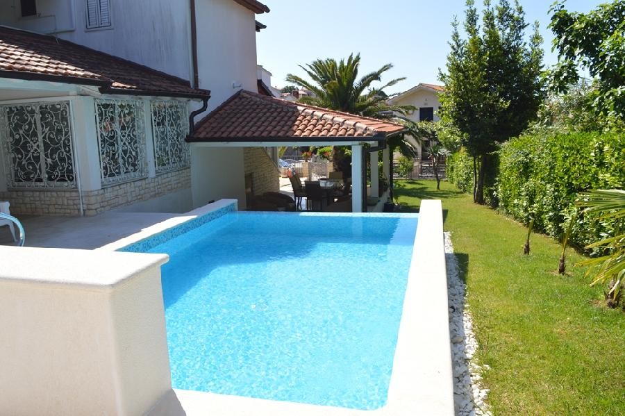 VILLA IN PJEŠČANA ONLY 100 M FROM THE SEA!! 1