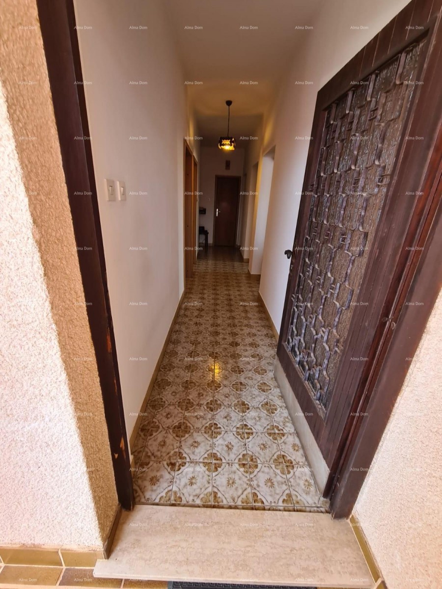 Vendita di una casa con due unità abitative, un edificio accessorio e un garage, Ližnjan! 43