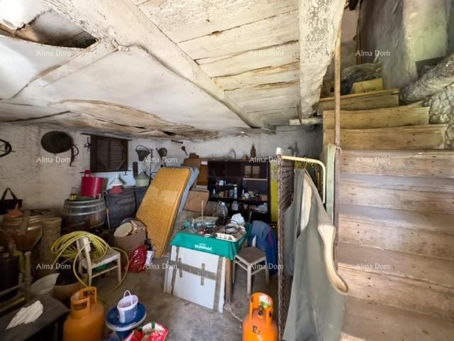 Мы продаем большой отдельно стоящий дом с просторным двором! 36