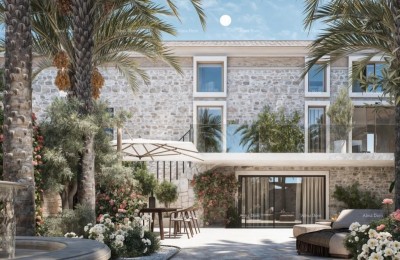 Каменная далматинская вилла в старом центре - идеальная инвестиционная возможность - Супетар!