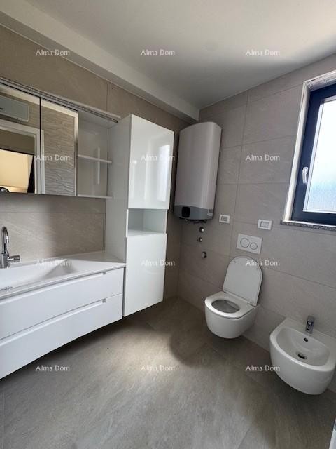 Новая здание из 2 квартир с бассейном и видом на море. Медулин! 12