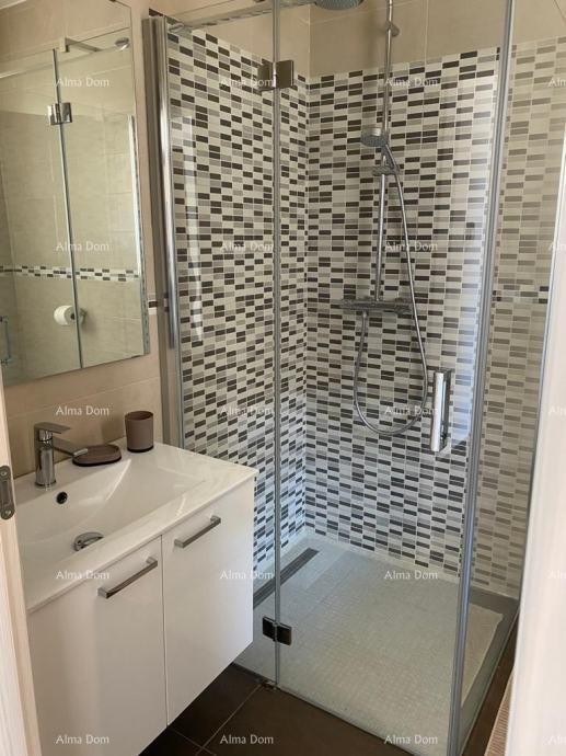 For sale: House, 200 m²,  Raša 6